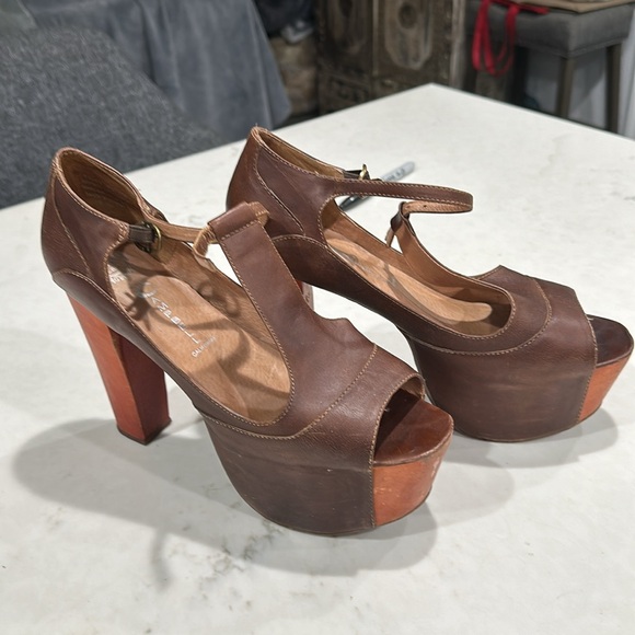 brown foxy platforms by Jefferey Campbell - Picture 2 of 5